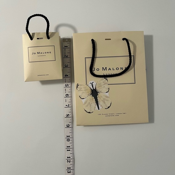 Jo Malone Cream Gift Bags with Black Handles - Picture 2 of 2